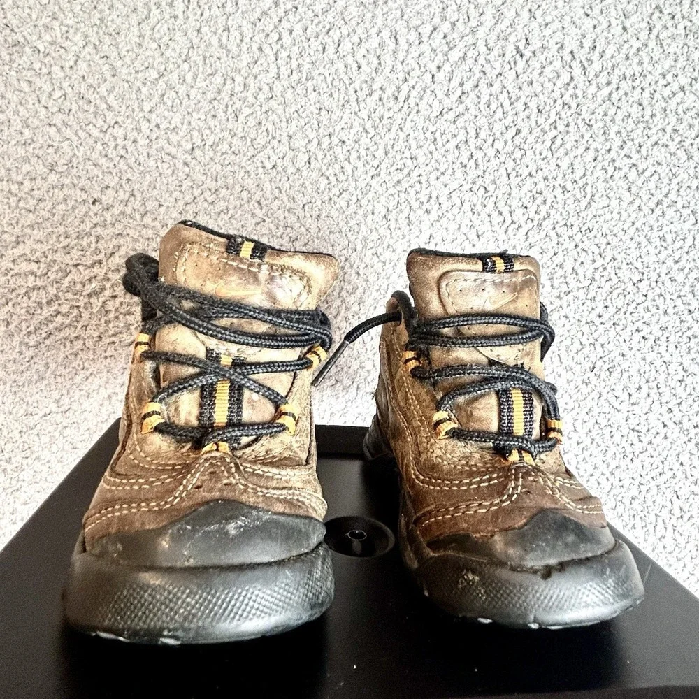 Vintage 90s Nike ACG Trail Compound Hiking Boot Tan Suede Leather Baby Size 7C